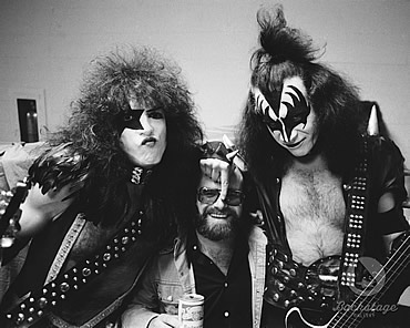 Kiss '76